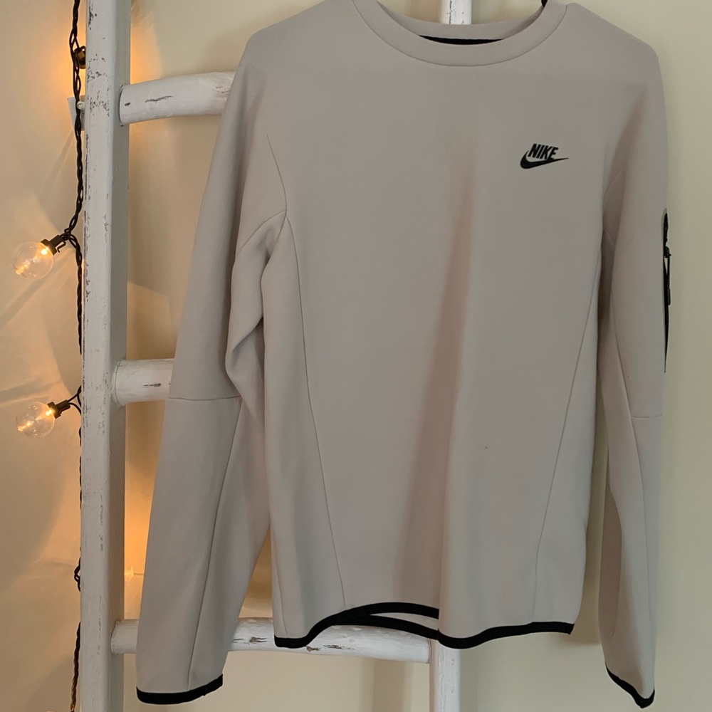 Athletic gym crew neck